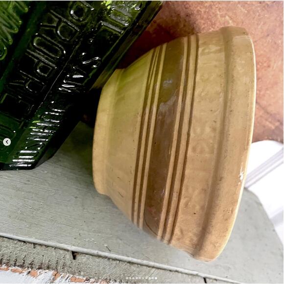 Antique 1930s Yellowware Mixing Bowl Collared Rim Pale Brown Band Double Stripe - Picture 10 of 10